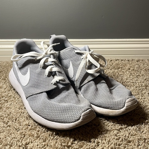 Men’s Nike - Picture 3 of 3